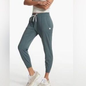 Vuori LONG Performance Joggers Green